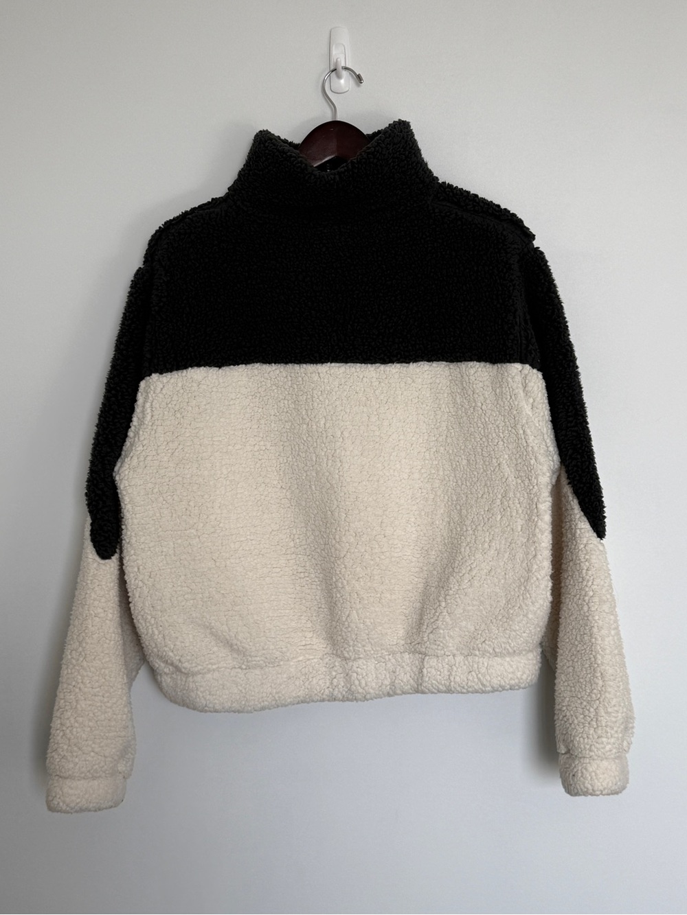 Two-Tone Sherpa Pullover Jacket in Black & Cream - Picture 10 of 15